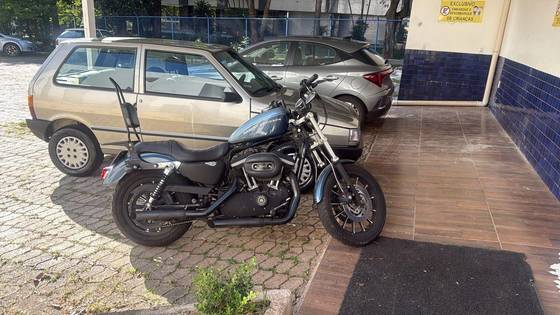 HARLEY-DAVIDSON SPORTSTER XL 883 R 